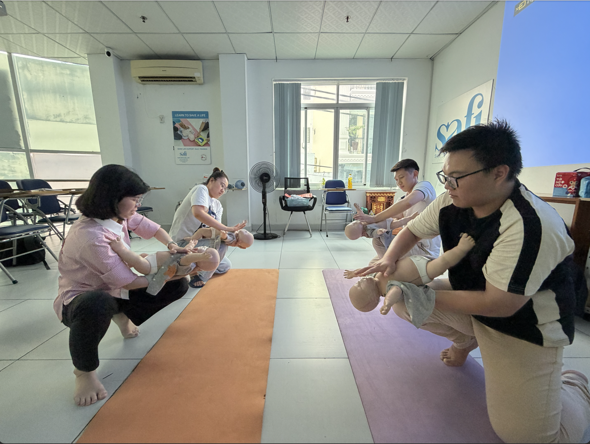 LỚP CÁ NHÂN DÀNH CHO NGƯỜI CHĂM SÓC TRẺ TẠI VĂN PHÒNG HỒ CHÍ MINH